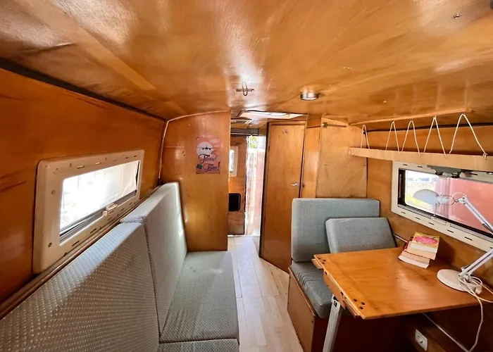 بيت شباب Destination إيريسييرا