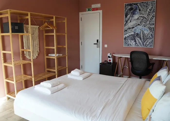 بيت شباب Destination *