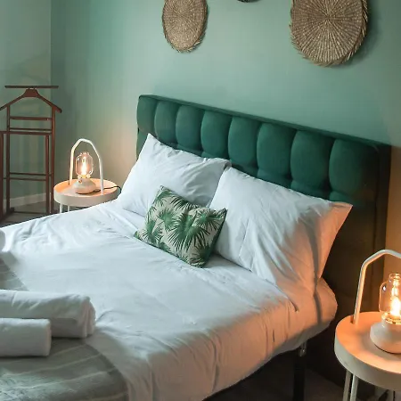 Destination Hostel *