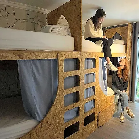 Destination Hostel *