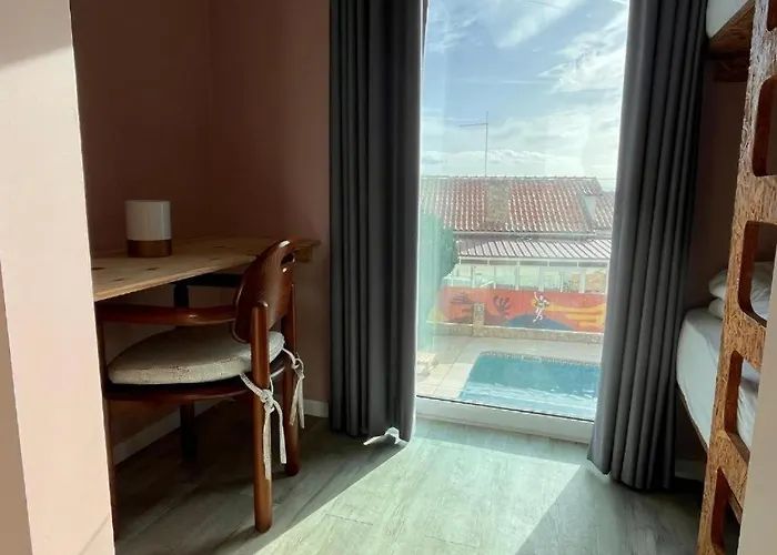 Destination Hostel *